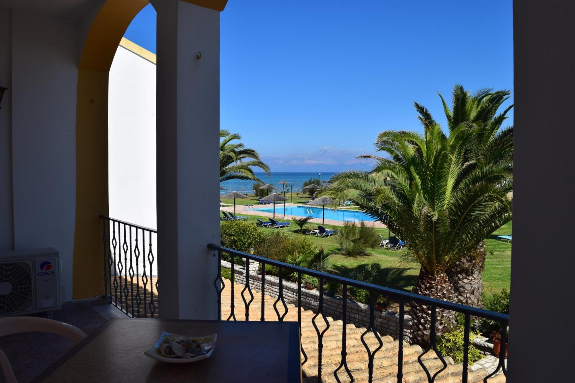 S&C Kosmos Beach Resort 罗达 外观 照片