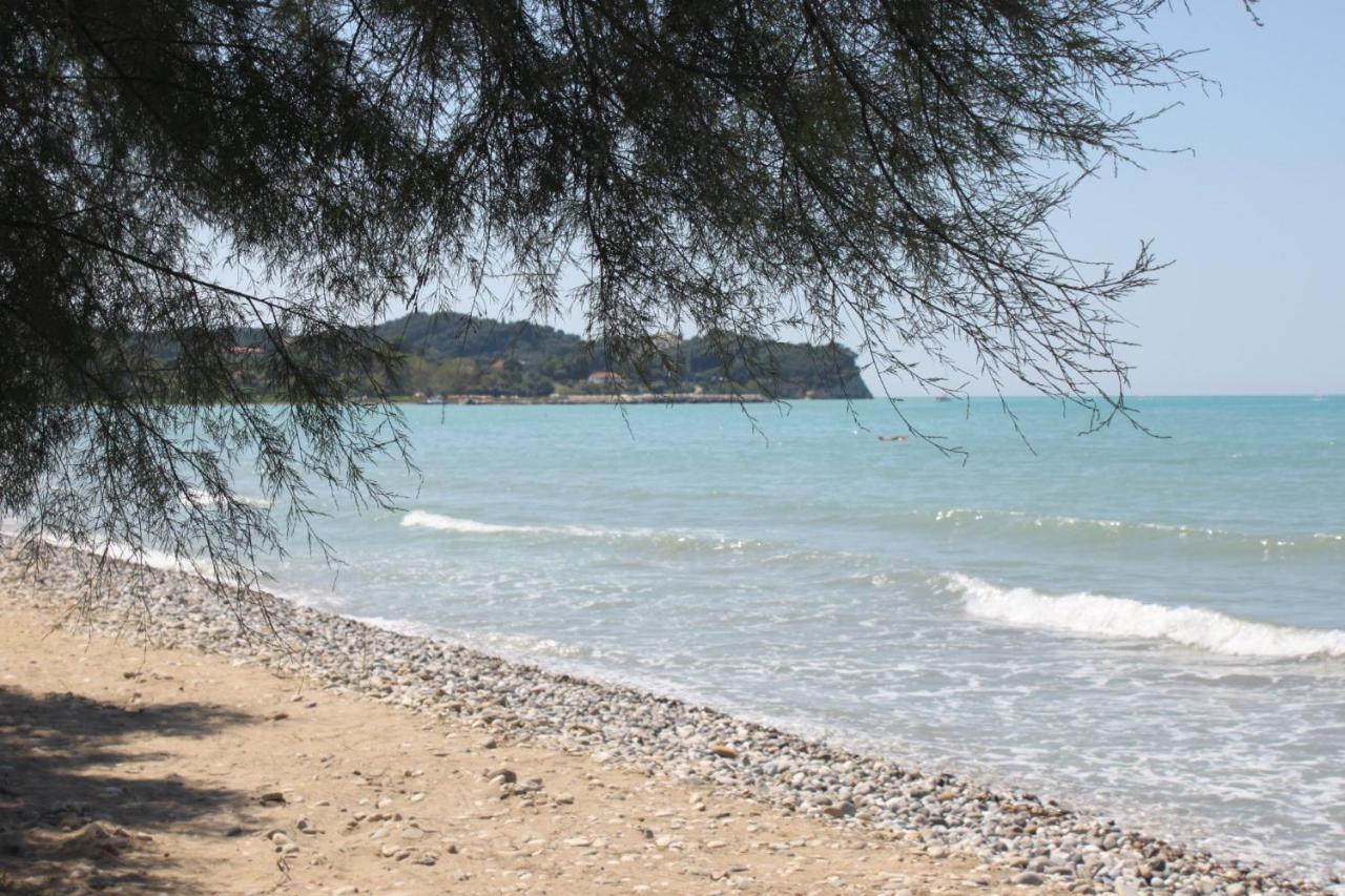 S&C Kosmos Beach Resort 罗达 外观 照片